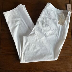 NWT‎ Charter Club Woman Tummy Slimming White Denim Jeans Classic 18W